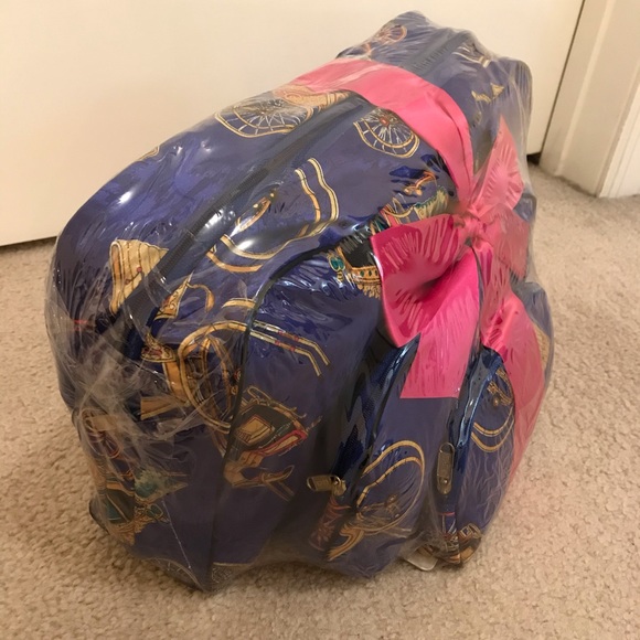 Companions Handbags - Cosmetic bag set of 3 New